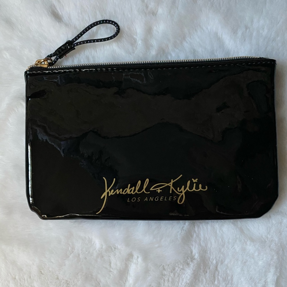 New Kendall & Kylie essentials case